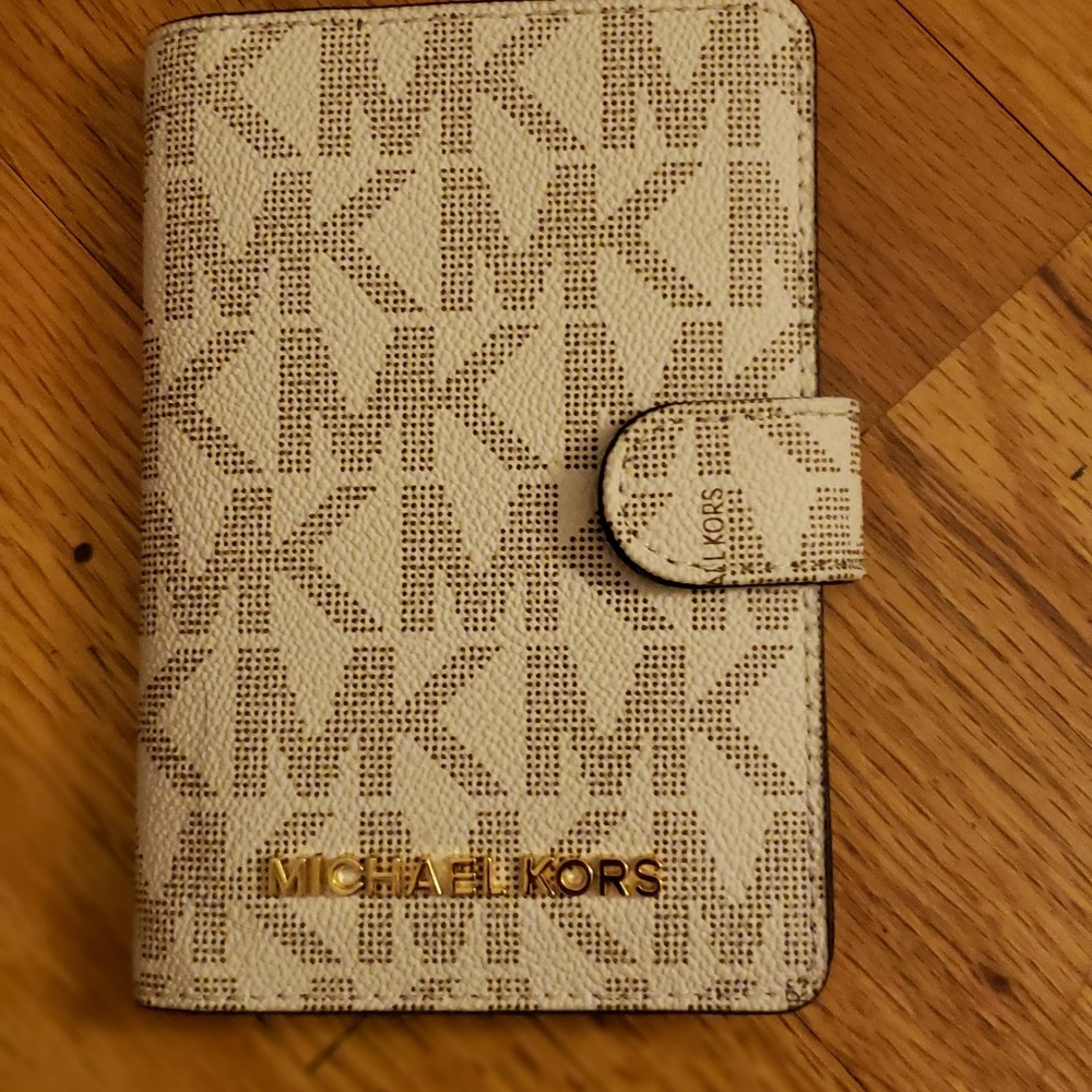 Brand new Micheal Kors wallet. OBO